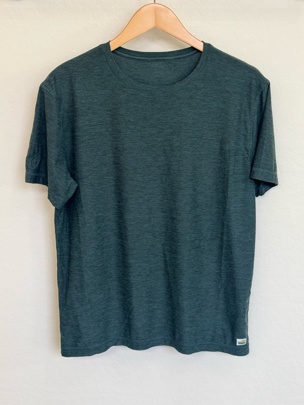 Vuori Men's Crew Tee in Forest Green Heather
